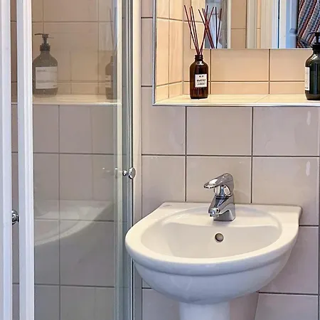 3 Bedroom Stunning In Holiday home Holmsbu