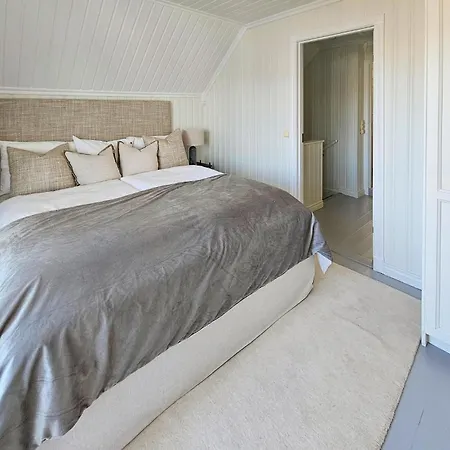 3 Bedroom Stunning In *