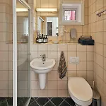 3 Bedroom Stunning In Casa vacanze Holmsbu