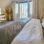 3 Bedroom Stunning In Casa vacanze *