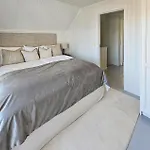 3 Bedroom Stunning In *